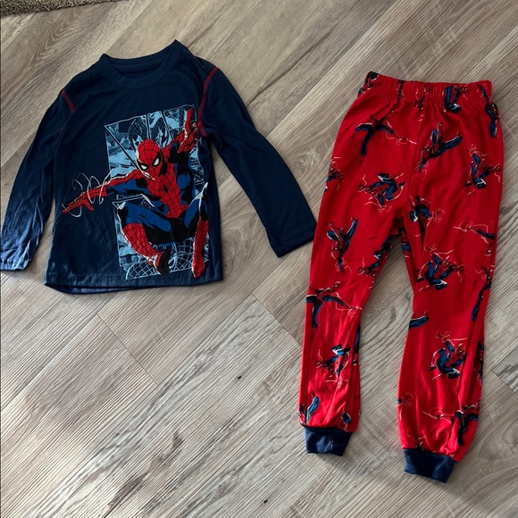 BRAND NEW super soft 2-pc Marvel Spider-Man PJ set in boys’ size 4/5! - Picture 1 of 5